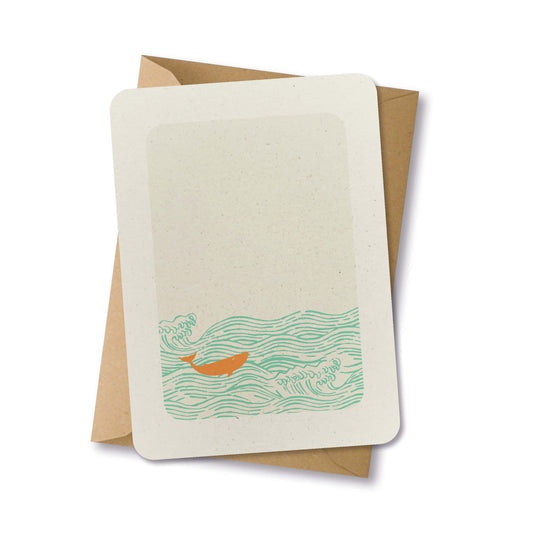 PAPERLOVER - Ansichtkaart duurzaam getekende oranje walvis in golven